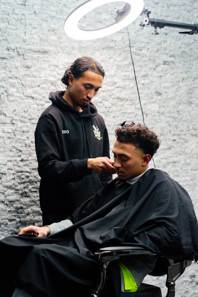 Knippen met baard bij Dev The Barber